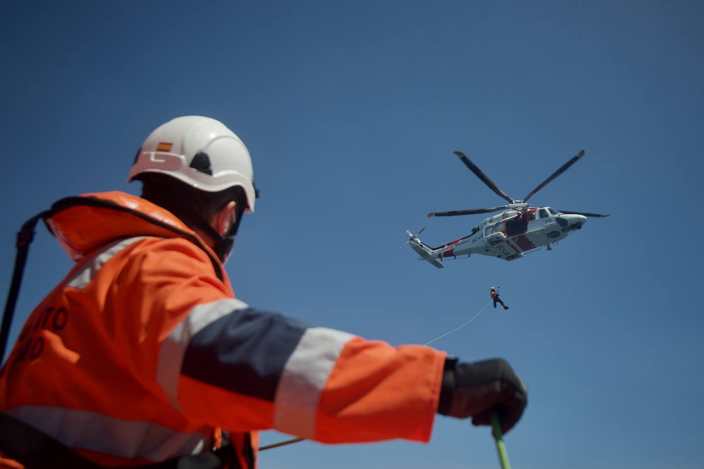 Fotos: Rescate por mar y aire en Isla Grosa