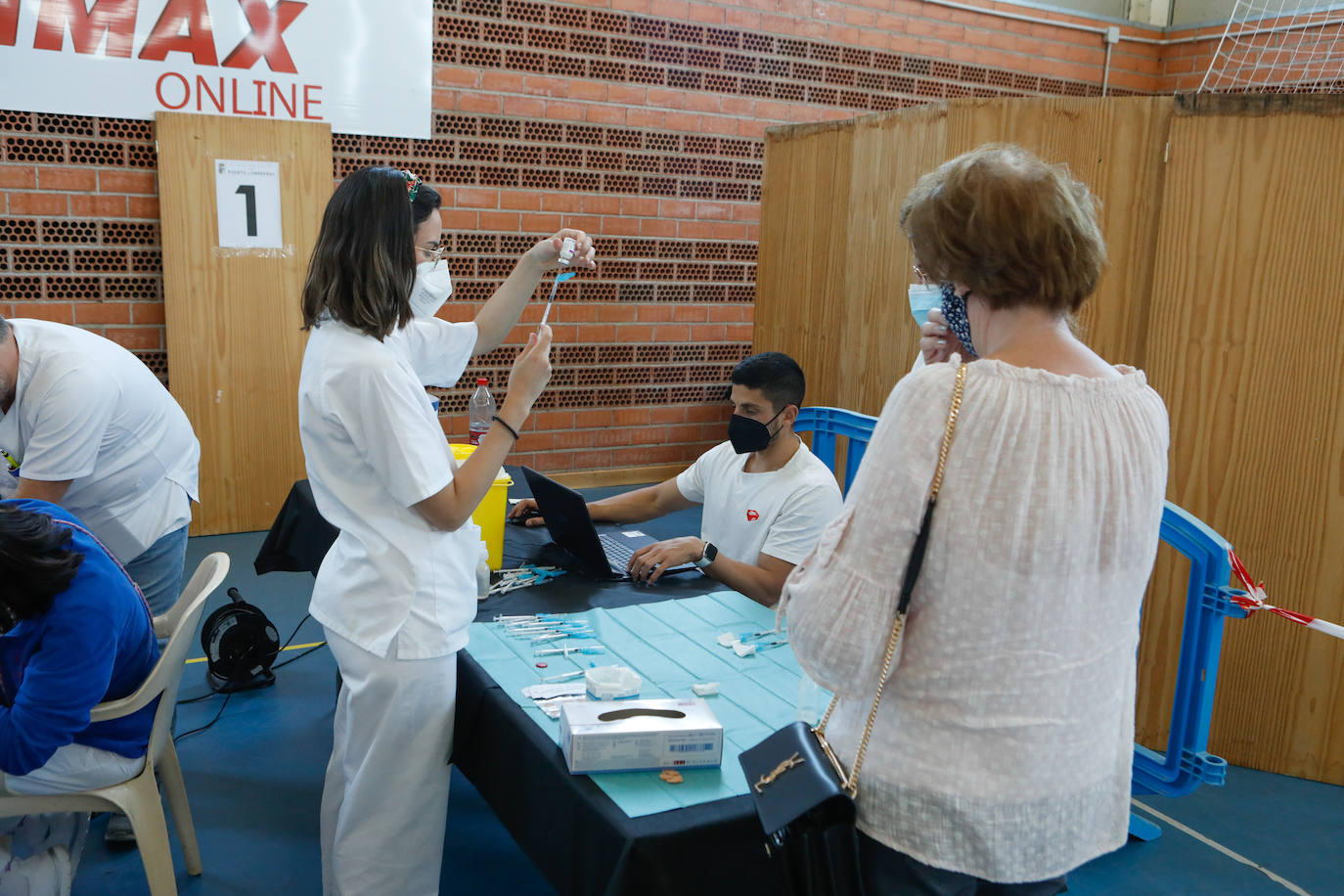 Fotos: Vacunación en Puerto Lumbreras