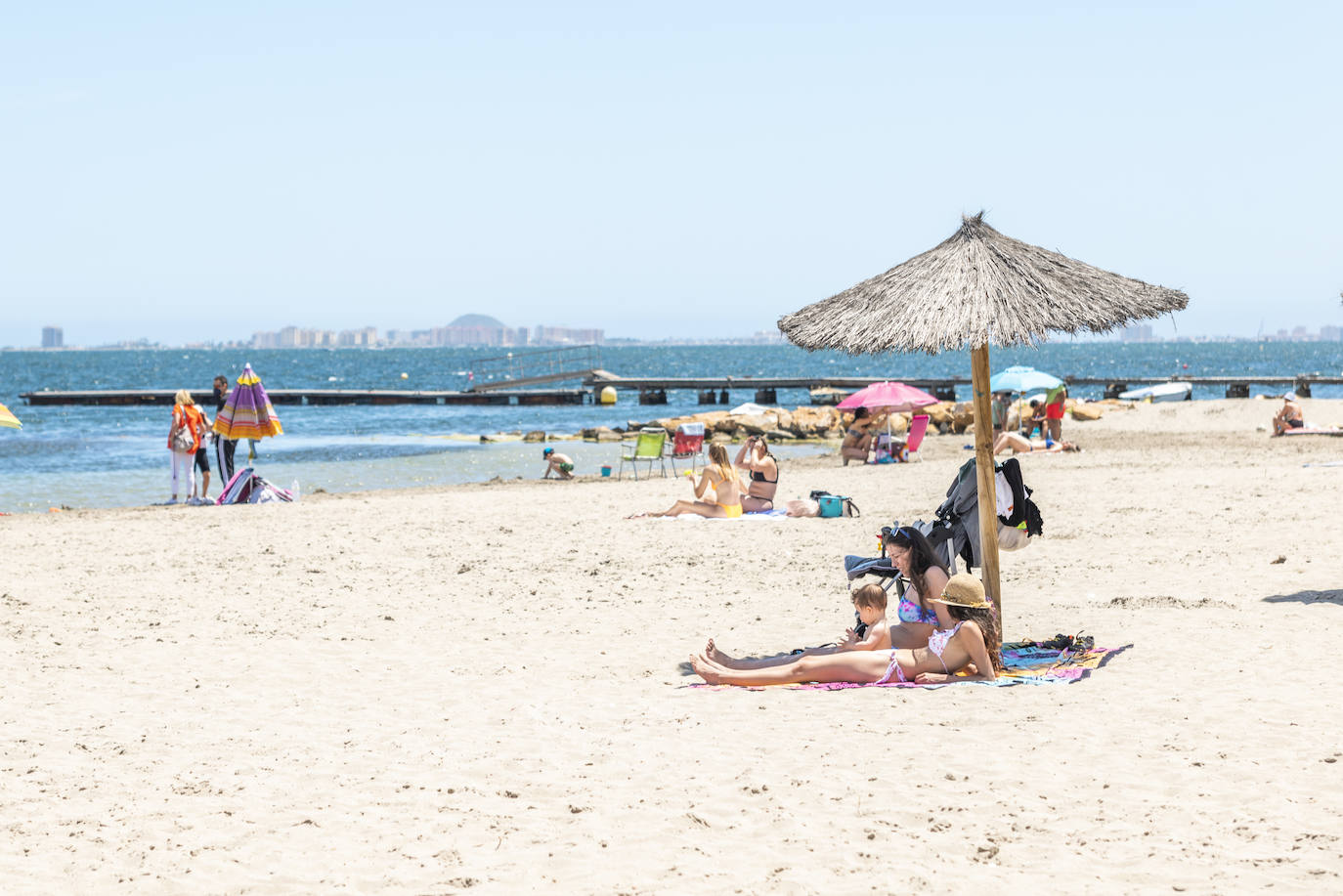 Fotos: Ambiente en las playas de Santiago de la Ribera en el primer fin de semana tras el estado de alarma