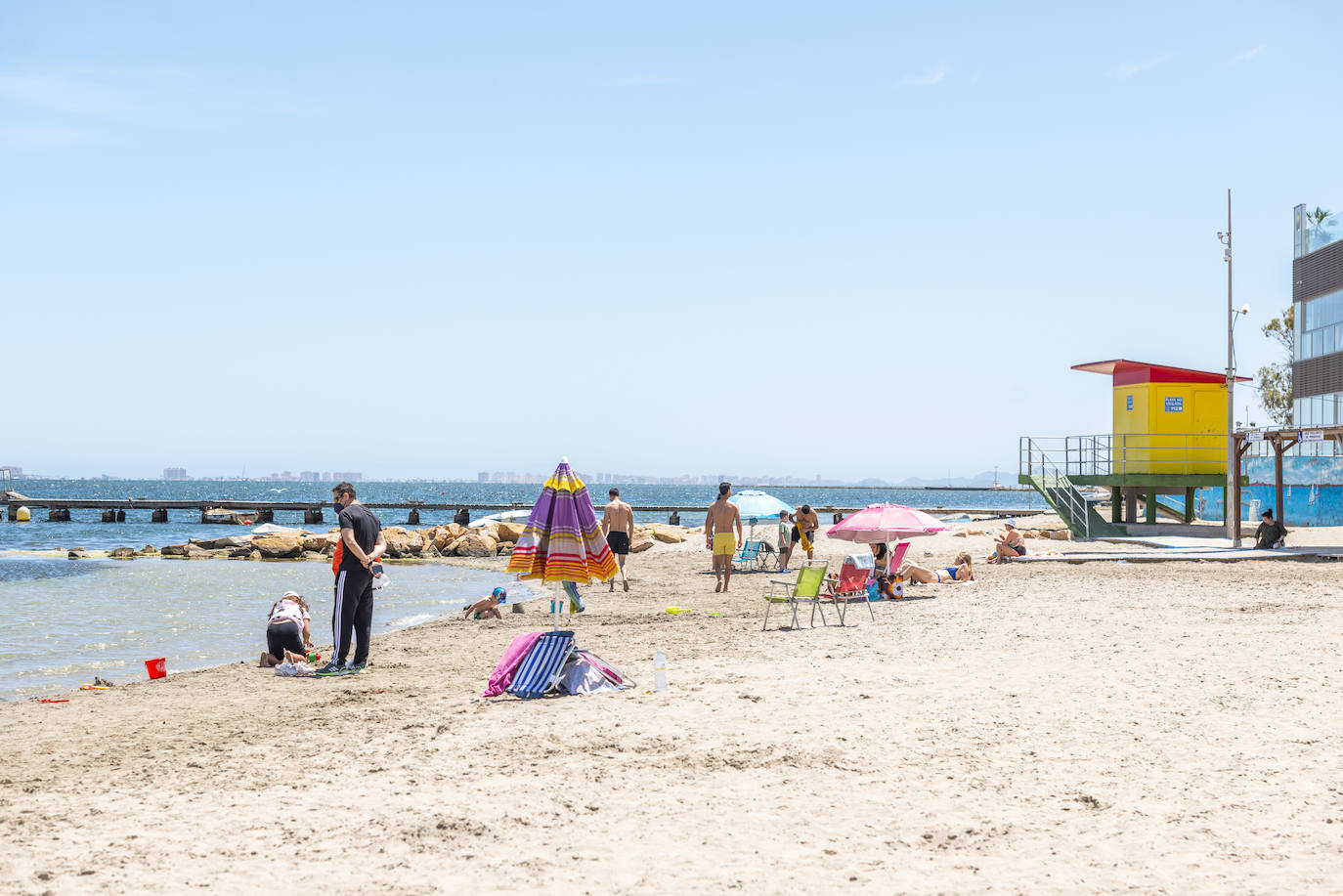 Fotos: Ambiente en las playas de Santiago de la Ribera en el primer fin de semana tras el estado de alarma