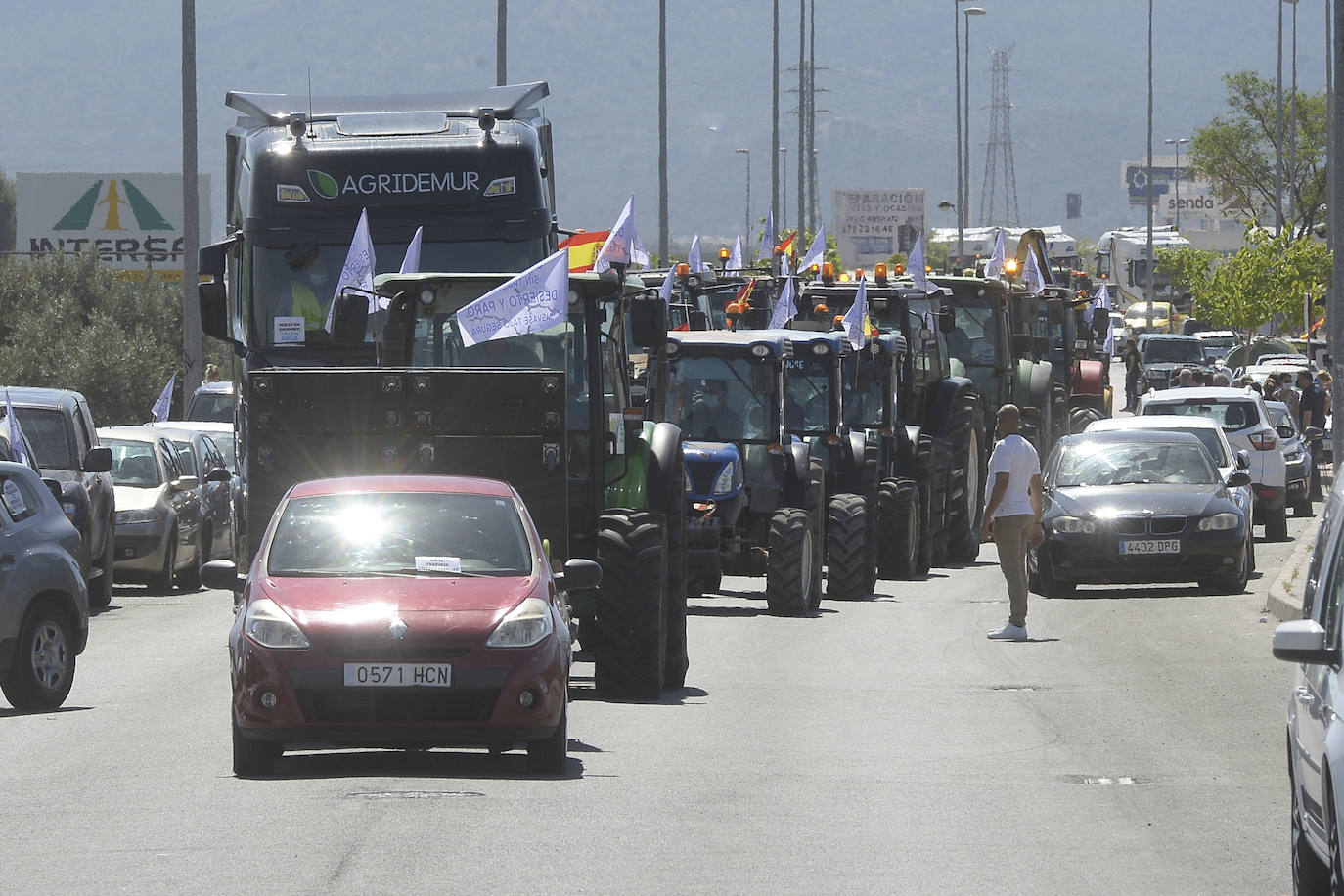 Fotos: Tractorada en favor del Trasvase llevada a cabo en Alcantarilla