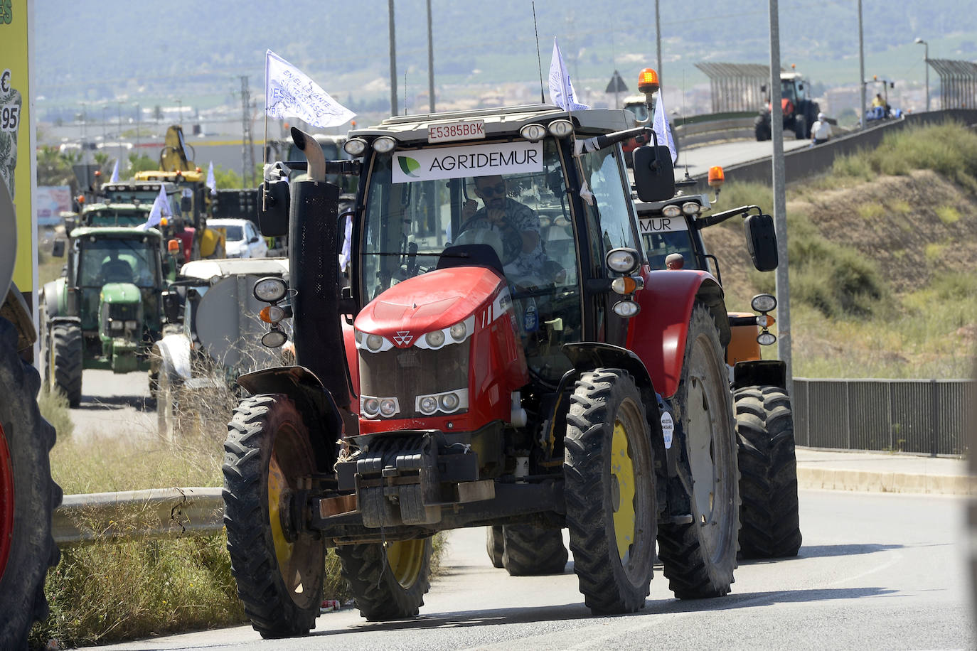 Fotos: Tractorada en favor del Trasvase llevada a cabo en Alcantarilla