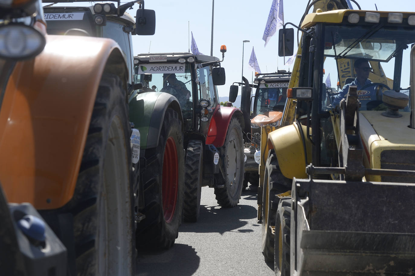 Fotos: Tractorada en favor del Trasvase llevada a cabo en Alcantarilla
