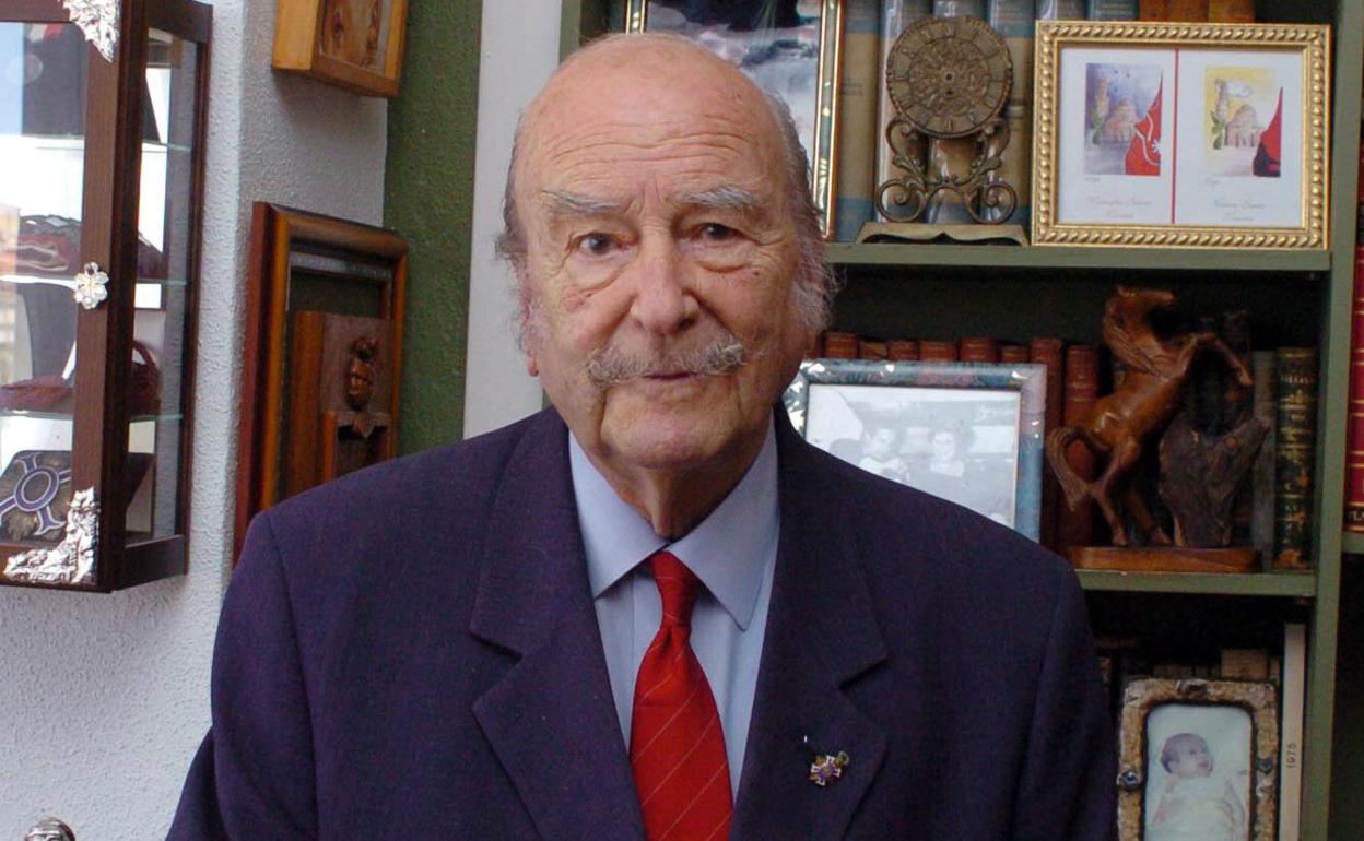 Carlos Valcárcel Ruiz de Apodaca