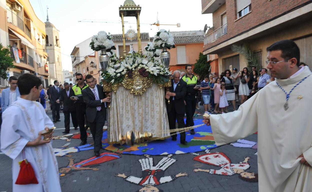 Imagen de archivo de una procesión del Corpus en Archena. 