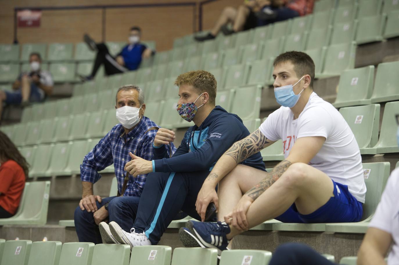 Fotos: ElPozo sacude la fe del Jimbee