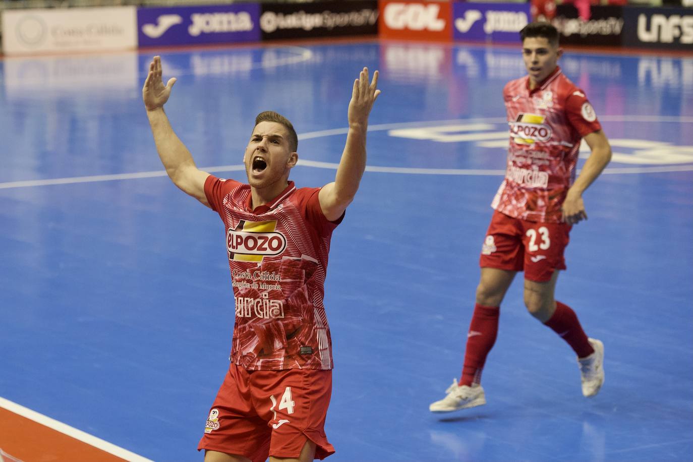 Fotos: ElPozo sacude la fe del Jimbee