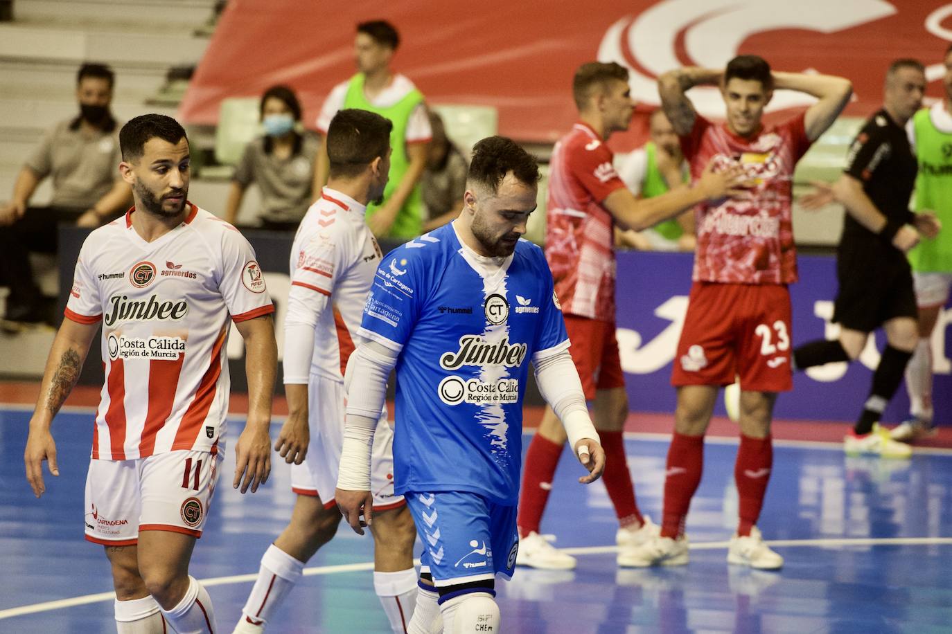 Fotos: ElPozo sacude la fe del Jimbee