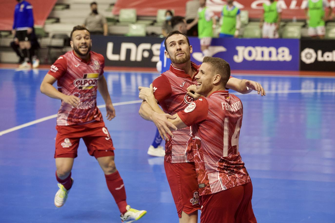 Fotos: ElPozo sacude la fe del Jimbee