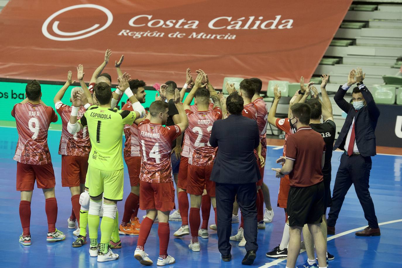 Fotos: ElPozo sacude la fe del Jimbee