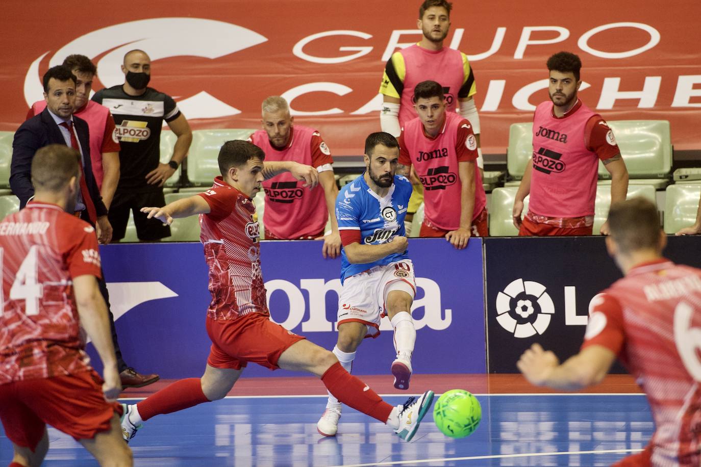 Fotos: ElPozo sacude la fe del Jimbee