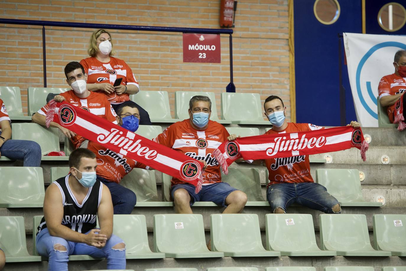 Fotos: ElPozo sacude la fe del Jimbee