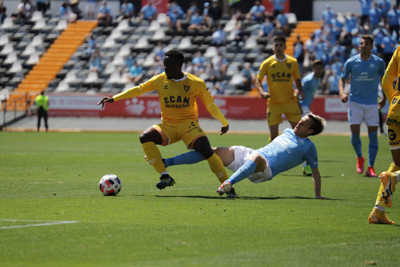 Fotos: Las mejores fotografías del partido entre la UD Ibiza y el UCAM Murcia