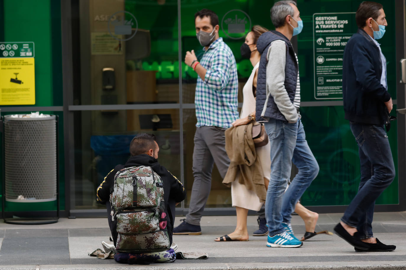 Fotos: Los sintecho proliferan en el centro de Murcia atraídos por el buen tiempo y la oferta laboral agrícola