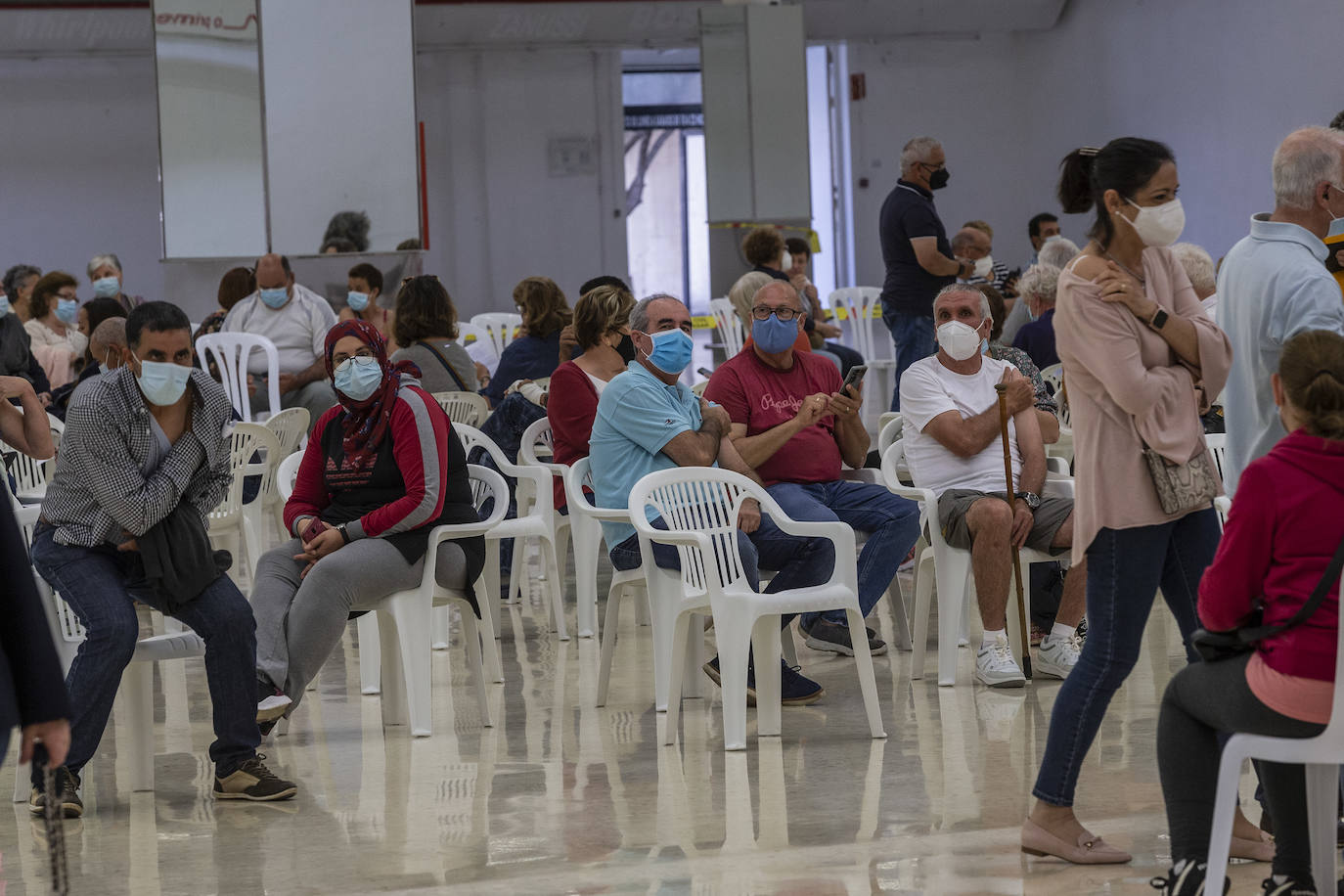 Fotos: Vacunación contra la Covid en el centro comercial La Rambla, en Cartagena