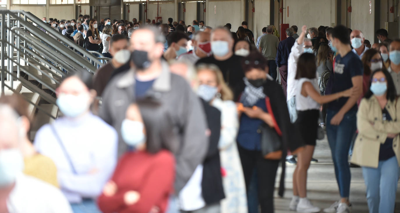 Fotos: Vacunaciones con Pfizer en el Enrique Roca este viernes 28 de mayo