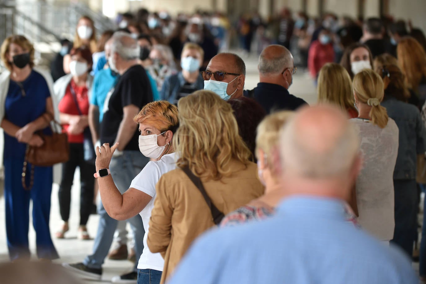 Fotos: Vacunaciones con Pfizer en el Enrique Roca este viernes 28 de mayo