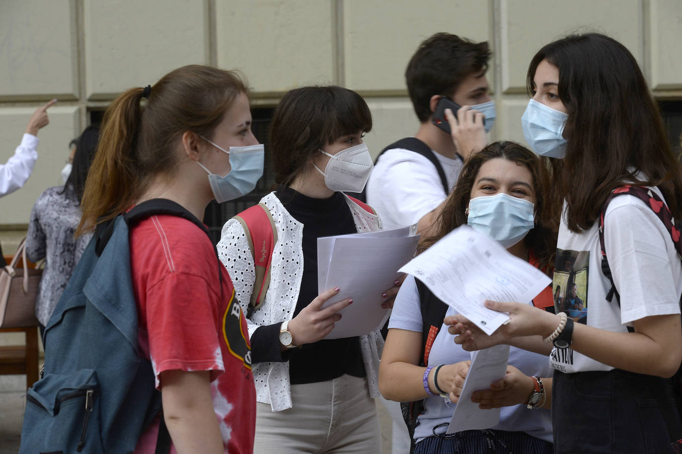 Fotos: Así arrancó la Ebau en la Universidad de Murcia