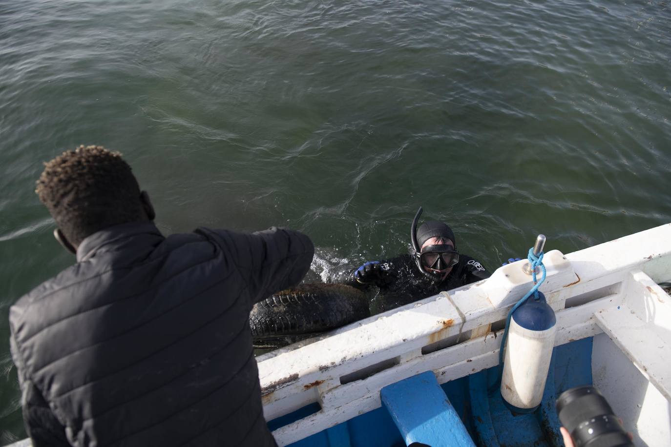 Fotos: Limpieza de residuos en el fondo del Mar Menor