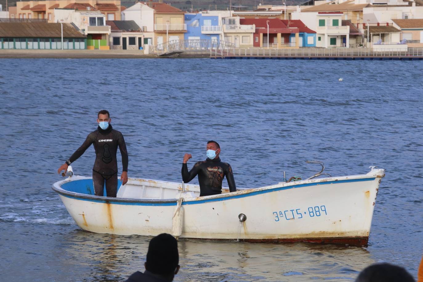Fotos: Limpieza de residuos en el fondo del Mar Menor