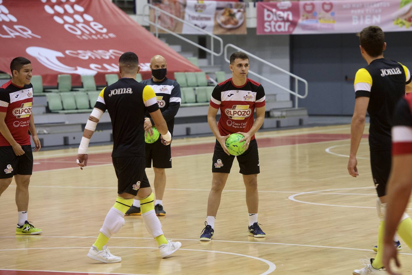 Fotos: entrenamiento que celebraron ayer en el Palacio de Deportes