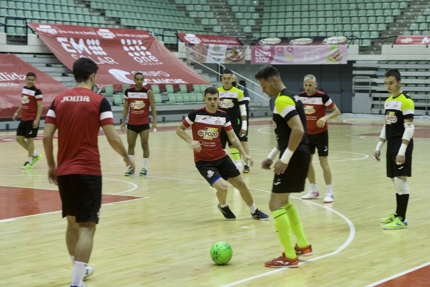 Fotos: entrenamiento que celebraron ayer en el Palacio de Deportes