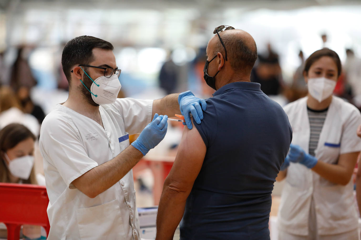 Fotos: Unas 5.000 personas ciatadas para vacunarse este viernes en Lorca