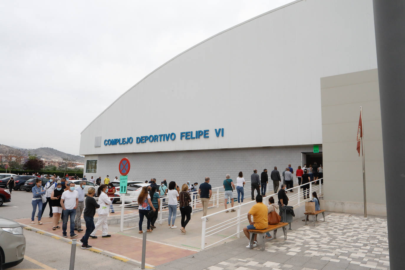 Fotos: Unas 5.000 personas ciatadas para vacunarse este viernes en Lorca