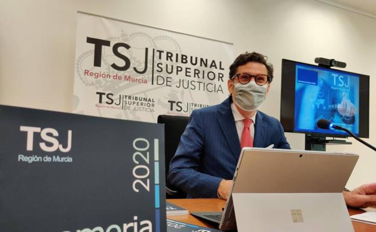 Miguel Pasqualdel Riquelme durante la presentación de la memoria del TSJ de 2020. 