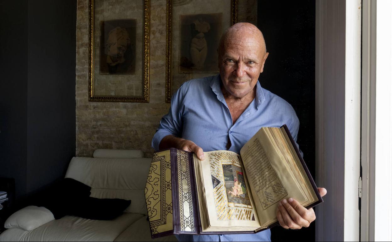 'Kama Sutra persa'. La empresa de Miguel Huguet, bibliófilo y coleccionista de manuscritos iluminados, imprimió con oro puro una edición facsímil (cada ejemplar se vendía a 10.000 euros) de un Kama Sutra original del siglo XVI que compró en 1980 en Irán. 