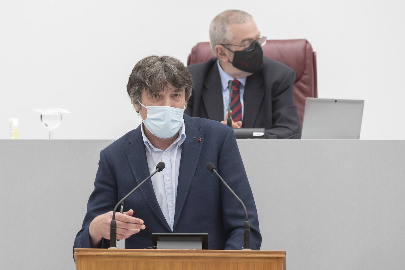 Fotos: La Asamblea aprueba los Presupuestos de 2021 con los votos del PP y los expulsados de Cs y Vox