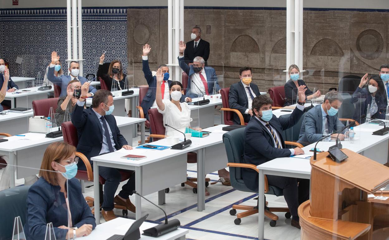 Panorámica del salón de plenos durante una de las votaciones celebradas en el debate de Presupuestos.