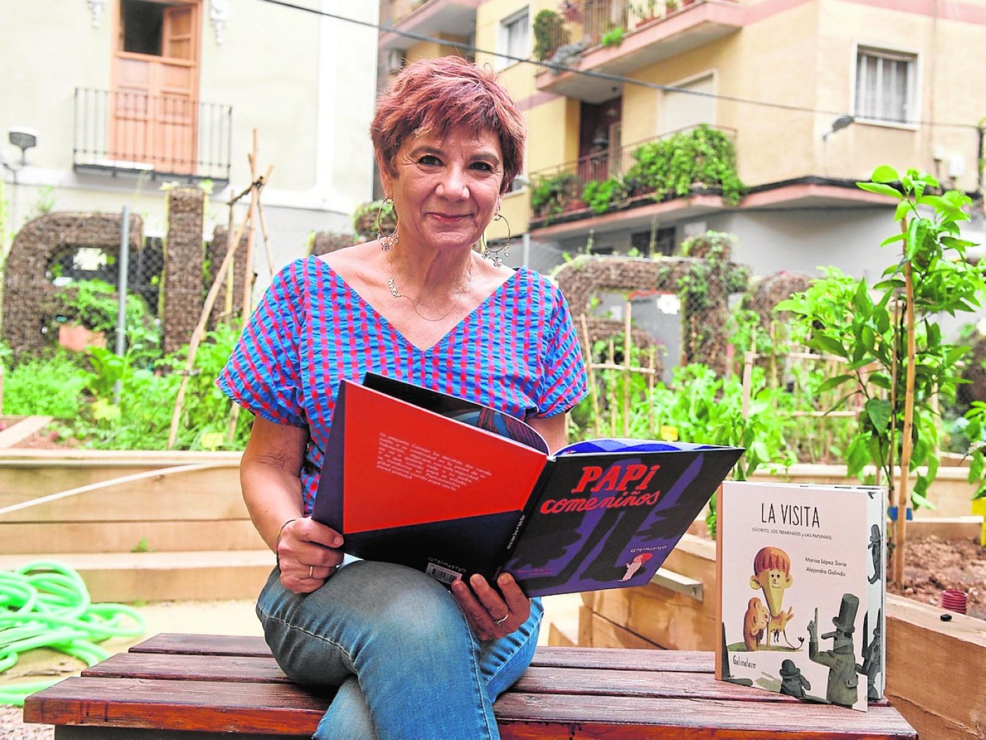 Marisa López Soria, ayer, en el Huerto de Santa Eulalia, Murcia, donde presentó el libro con Miguel Ángel Hernández invitada por Libros Traperos. 