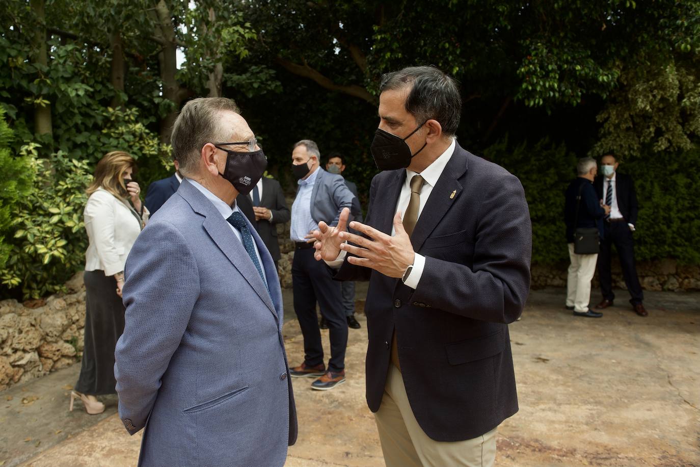 Fotos: Tomás Fuertes cierra la primera edición del foro-tertulia &#039;La Luz&#039;.