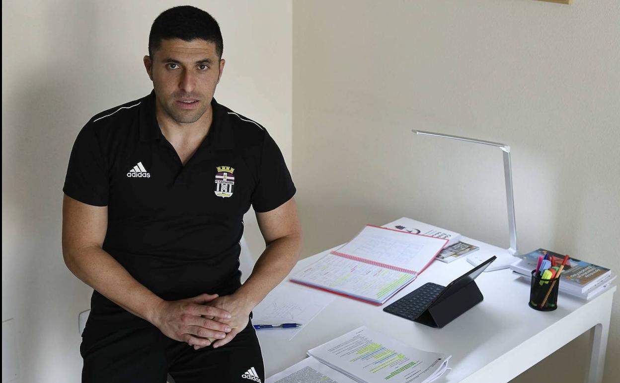 Juan Fran Madrid, en su casa de Los Alcázares. 