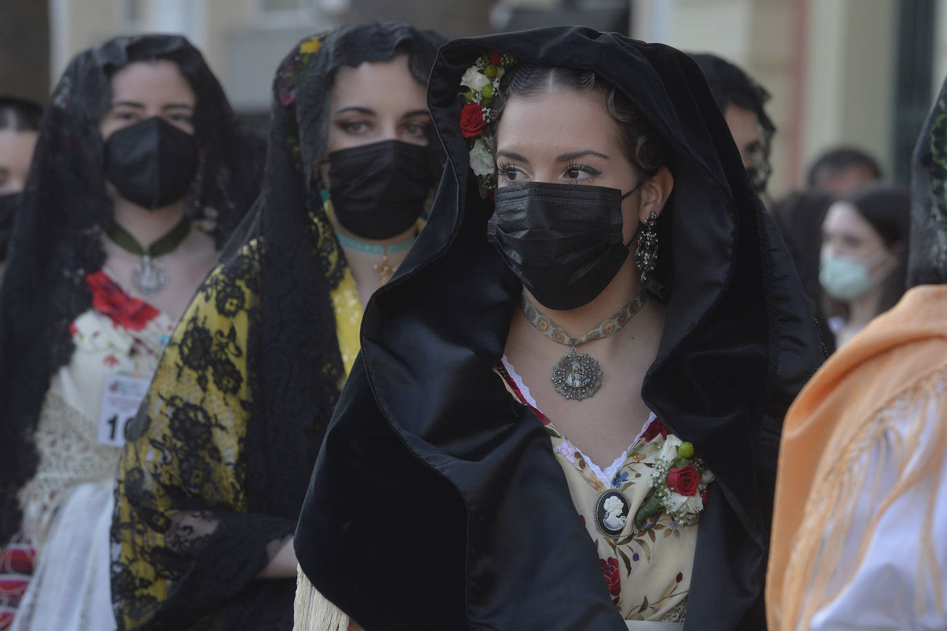 Fotos: Las candidatas a Reina de la Huerta de Murcia realizan la tradicional ofrenda floral en la Catedral