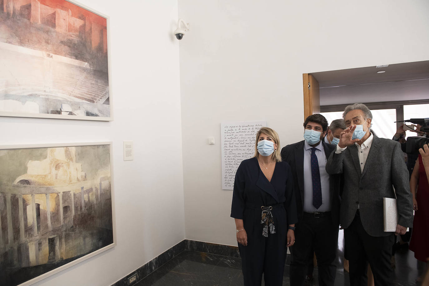 Fotos: Las acuarelas de Pedro Cano suben a escena