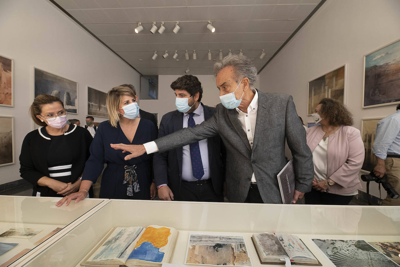 Fotos: Las acuarelas de Pedro Cano suben a escena