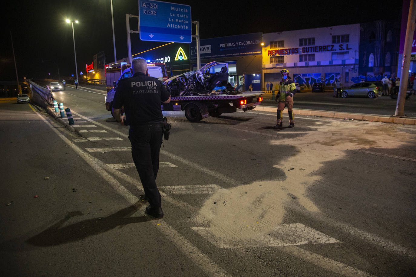 Fotos: Muere un conductor de 25 años al estrellarse en la entrada a Cartagena por la autovía