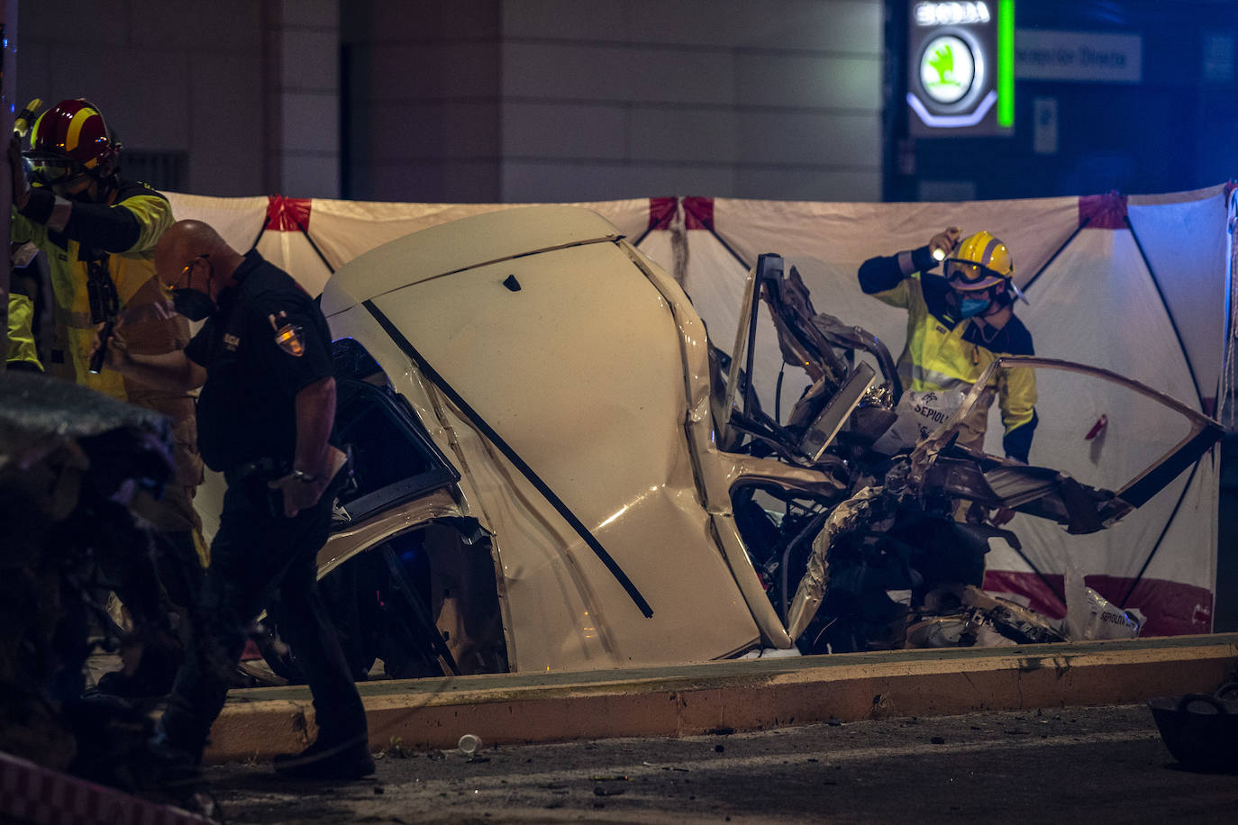 Fotos: Muere un conductor de 25 años al estrellarse en la entrada a Cartagena por la autovía