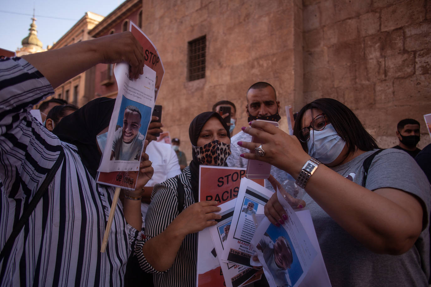 Fotos: Movilización en Murcia contra &quot;el odio, el racismo y la xenofobia&quot;