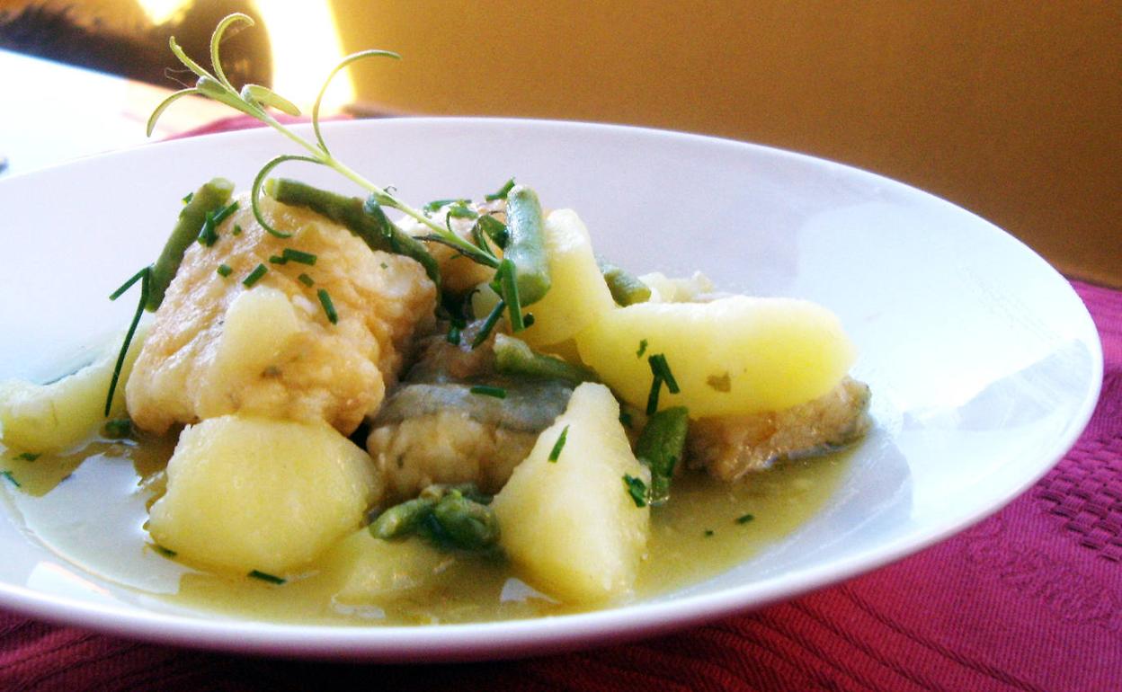 Patatas con bacalao desalado