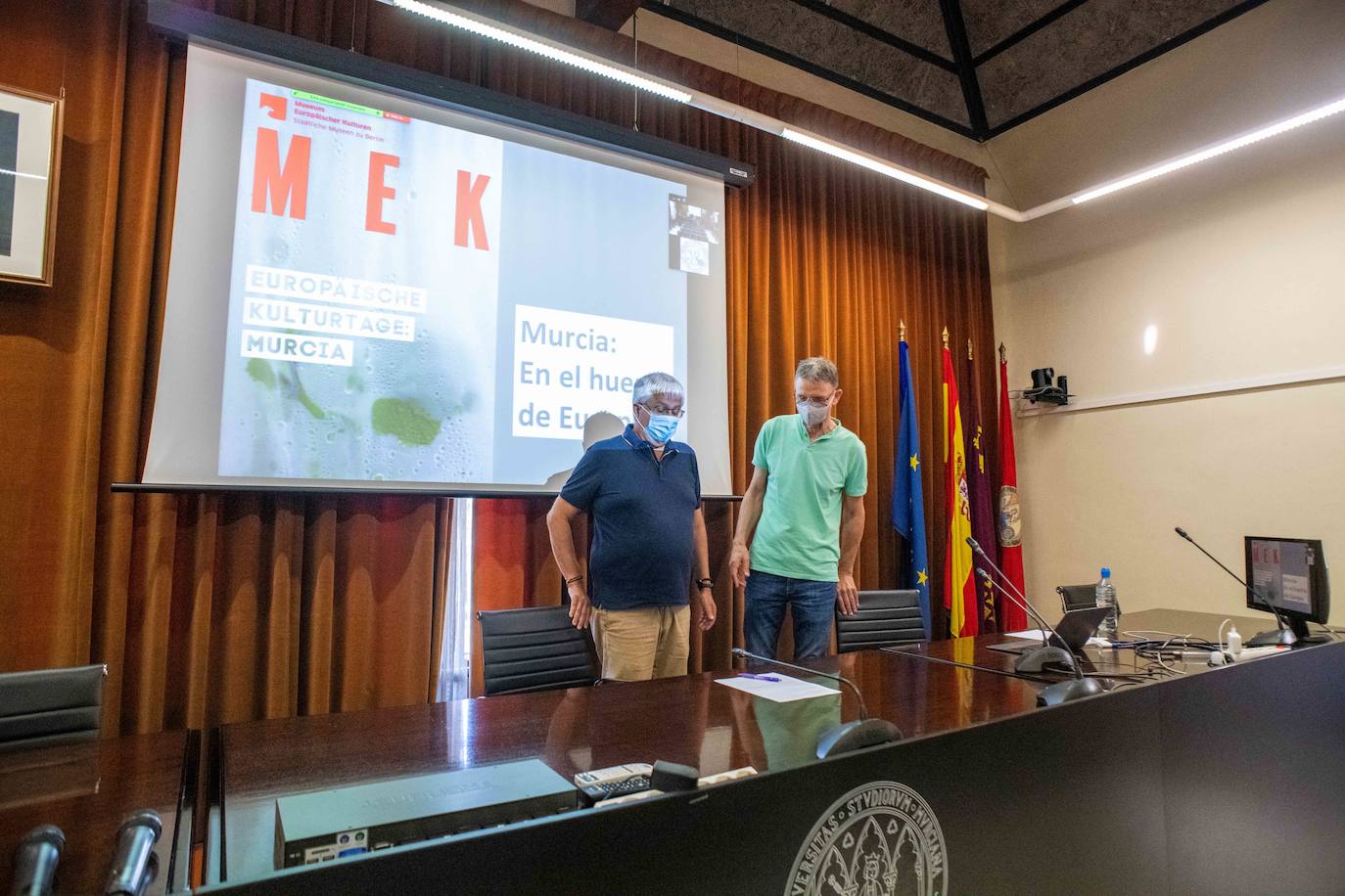 Fotos: López Miras preside el acto de entrega de diplomas a los referentes en sensibilización contra la violencia de género