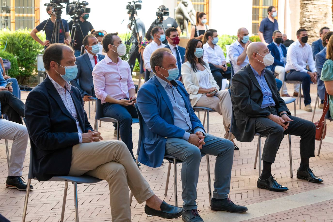 Fotos: López Miras preside el acto de entrega de diplomas a los referentes en sensibilización contra la violencia de género