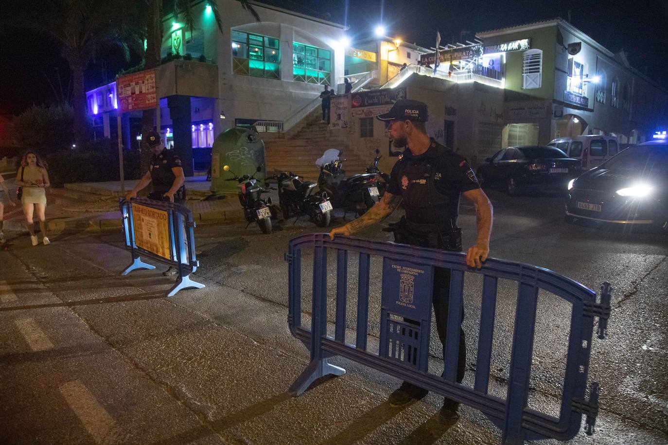 Fotos: La vigilancia policial evita el botellón del viernes en Cabo de Palos