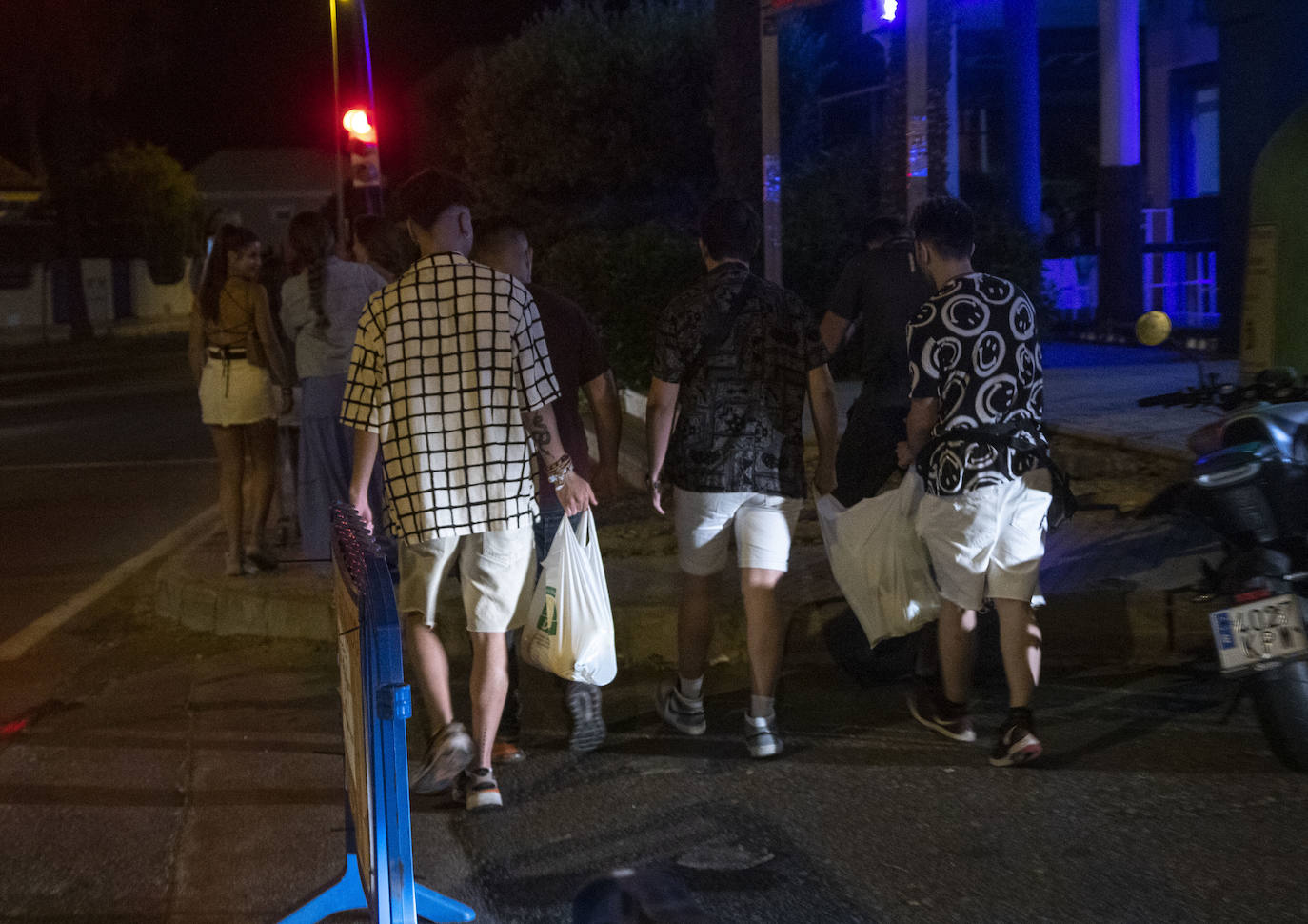 Fotos: La vigilancia policial evita el botellón del viernes en Cabo de Palos