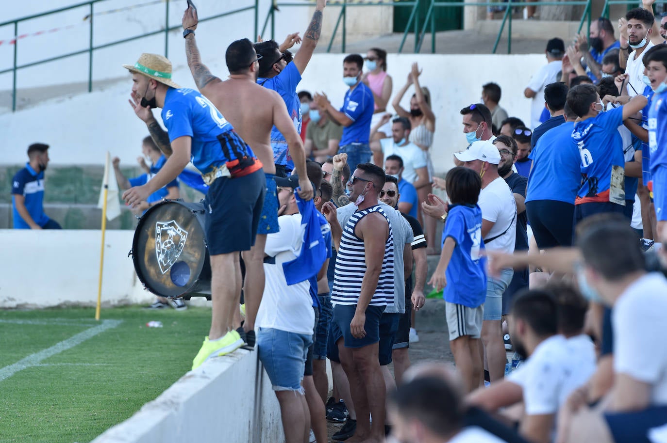 Fotos: El Bala Azul regresa a su sitio tras superar a un digno Fortuna