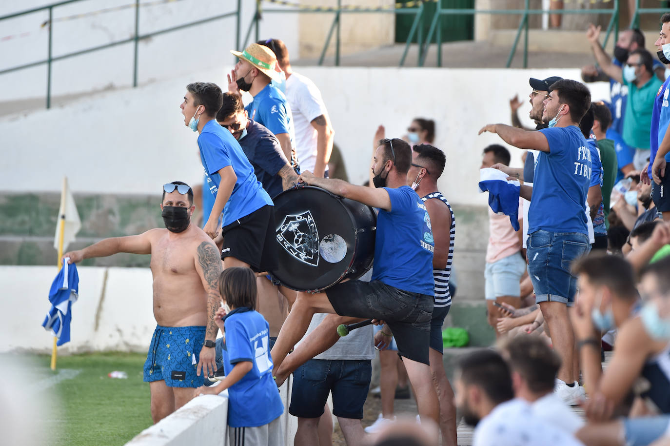 Fotos: El Bala Azul regresa a su sitio tras superar a un digno Fortuna