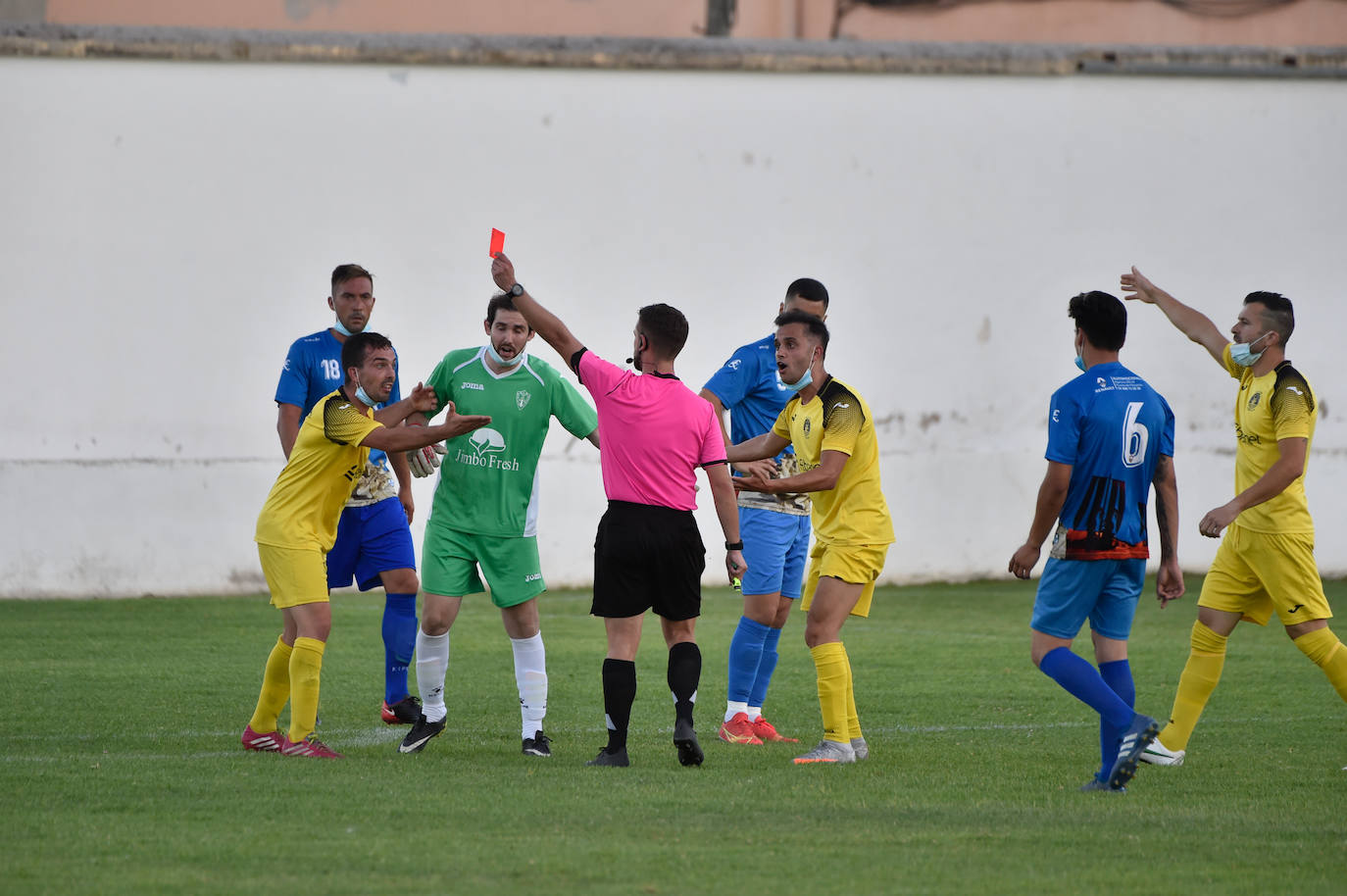 Fotos: El Bala Azul regresa a su sitio tras superar a un digno Fortuna