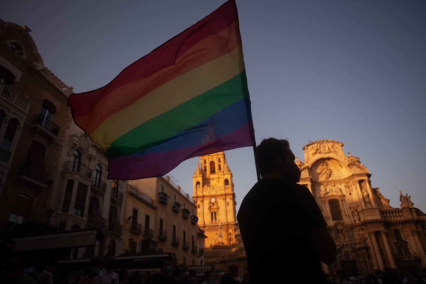 Fotos: Concentración en Murcia para condenar el homicidio de un joven en La Coruña